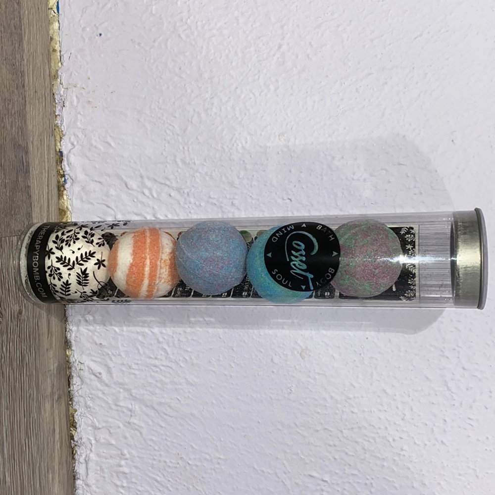 5 Scented bath bombs